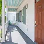 Rigby House - Brand New With Private Pool