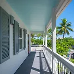 Rigby House - Brand New With Private Pool