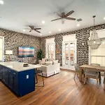 Harbor House Suite A