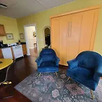 Duval Street Suite Overlooking Duval With Parking And Pool