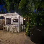 6 Bedroom 6 Bath Guesthouse On Duval Street