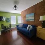 6 Bedroom 6 Bath Guesthouse On Duval Street