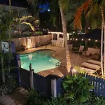 Two Duval Street Suites W Pool