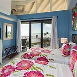 Neptunes Penthouse By Last Key Realty