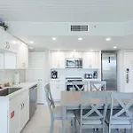 The Exuma Cay -Pool View & Parking