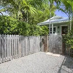 Paradise Palms By Avantstay Great Location W Outdoor Dining Bbq Close To Higgs Beach Month Long Stays