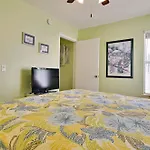 Duval Breeze By Avantstay Great Location Close To Beach Nightlife Shared Pool Week Long Stays