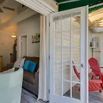 Ibis By Avantstay Close To Duval Street W Shared Pool Month Long Stays Only
