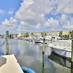 Lavender Jungle By Avantstay Great Location W Patio Shared Pool Week Long Stays Only