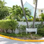 Lavender Jungle By Avantstay Great Location W Patio Shared Pool Week Long Stays Only