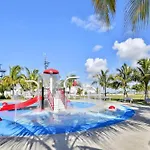 Key West Charming By Avantstay Communal Pool Gated Community Near Fort Zachary Taylor Park Week Long Stays