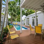 Lighthouse Villa By Avantstay Walk To Southernmost Point W Private Pool Patio Month Long Stays