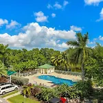 Cat Island Suite - Sunrise Suites