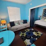 6 Bedroom 6 Bath Guesthouse On Duval Street
