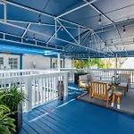 Underwater Cabana At Custom House Inn