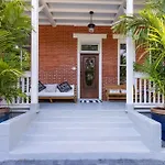 Carriage House At Grand Maloney