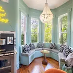 Green Room At The Grand Maloney