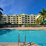 Sunrise Suites Trinidad Suite #105
