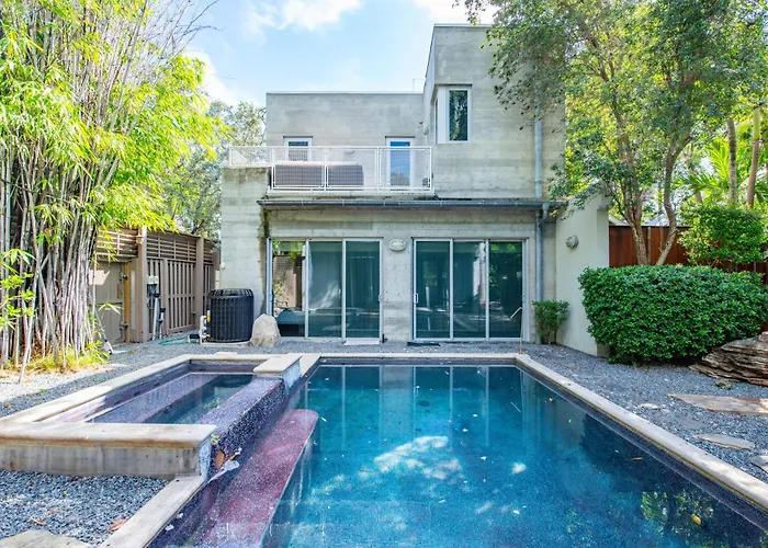 Contra House -Luxury Home With Pool