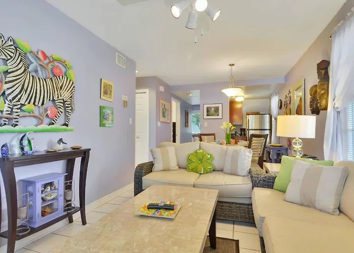 Lavender Jungle By Avantstay Great Location W Patio Shared Pool Week Long Stays Only