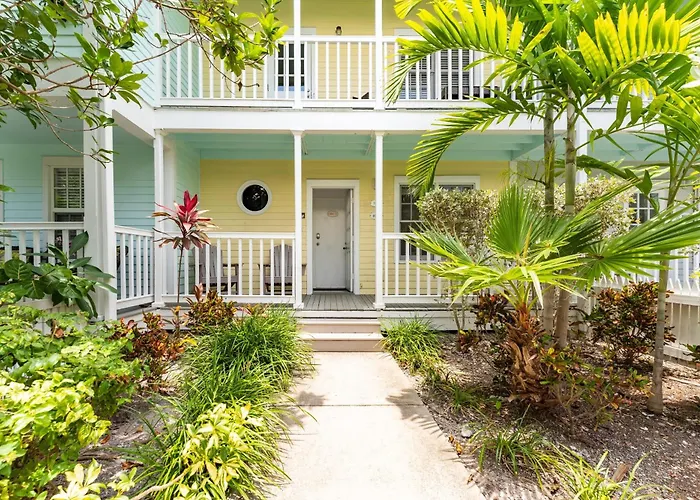 Conch Adventure By Avantstay Great Location W Patio Outdoor Dining And Shared Pool Week Long Stays