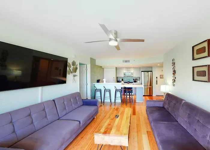 Cat Island Suite - Sunrise Suites