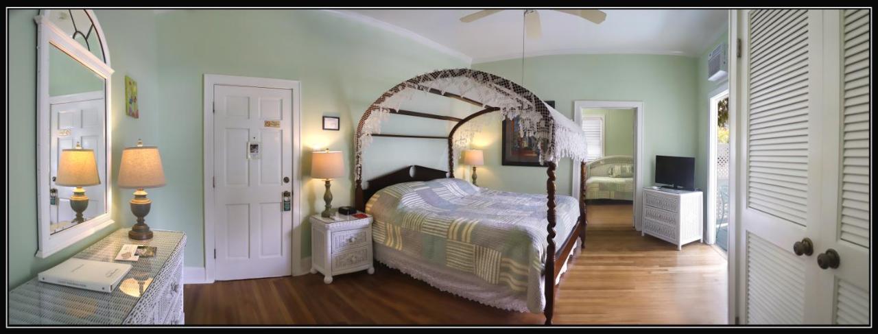 Bed & Breakfast Amsterdam's Curry Mansion 3*