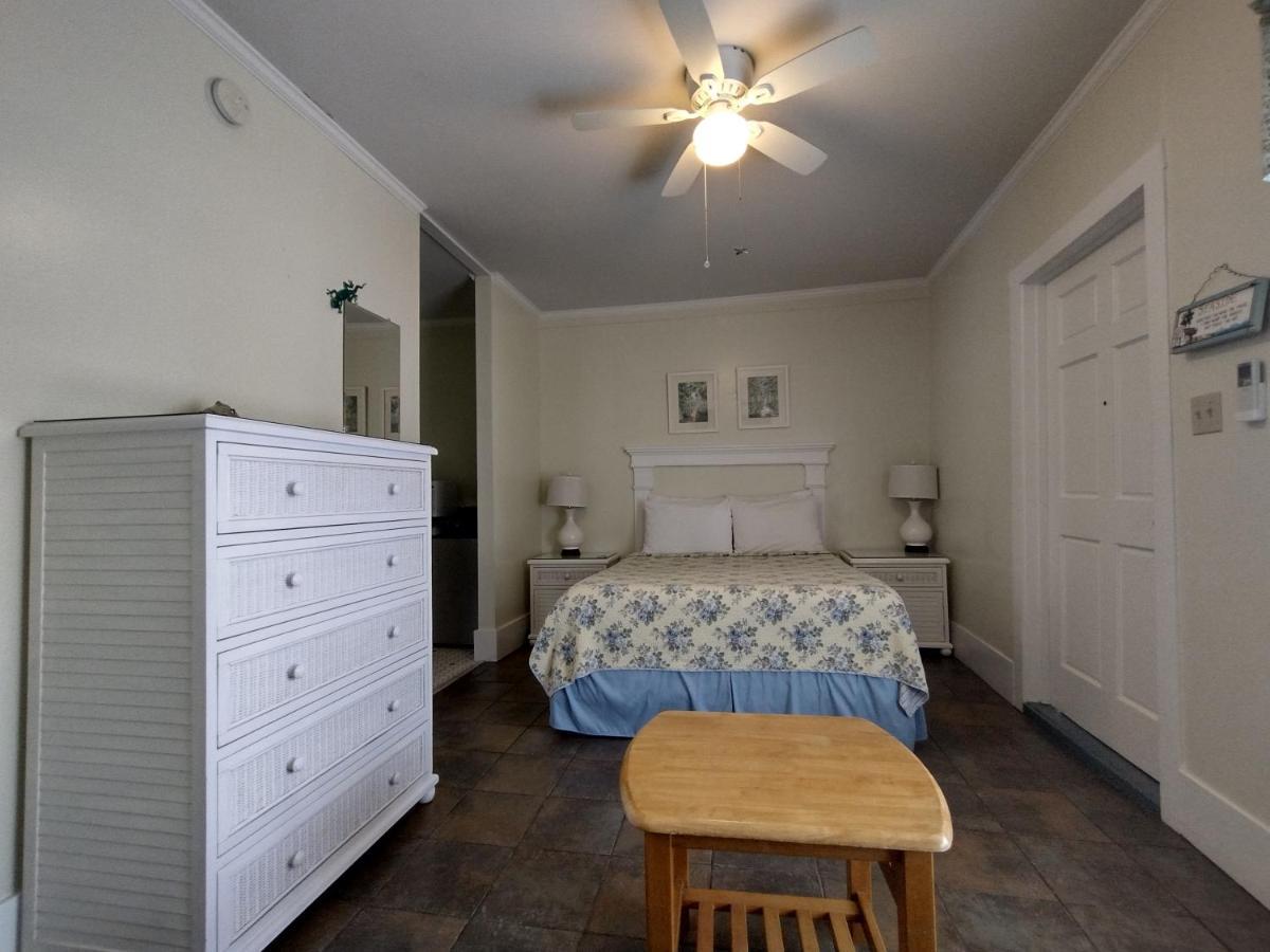 The Angelina - Adult Exclusive Key West