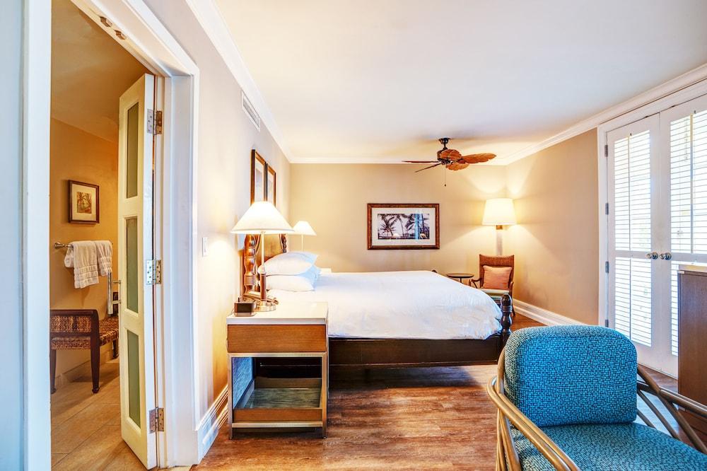 Resort Pier House & 4*