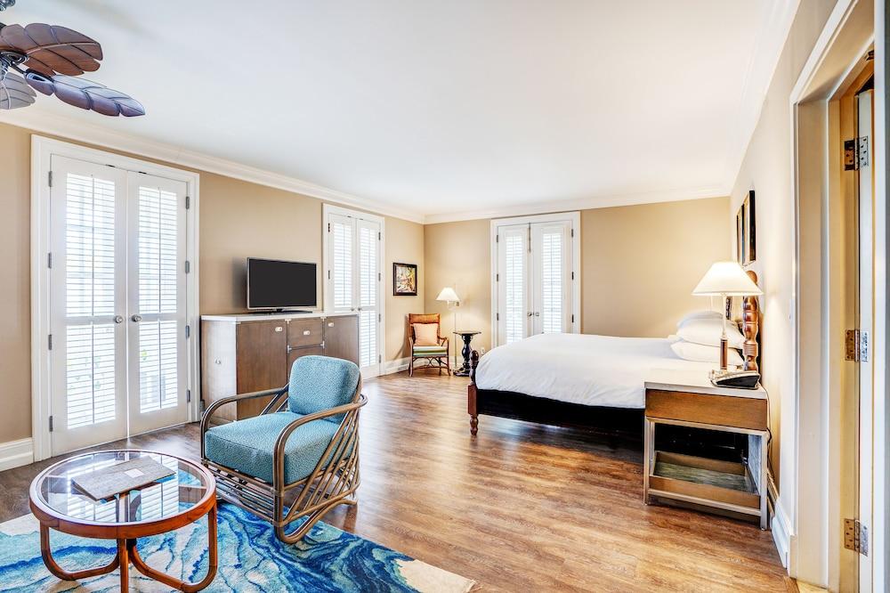 Pier House & 4*