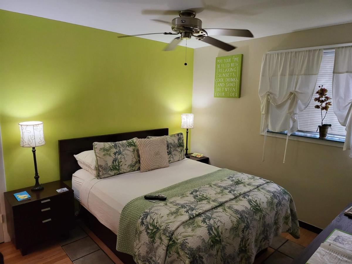 Dreams By The Bed & Breakfast Key West