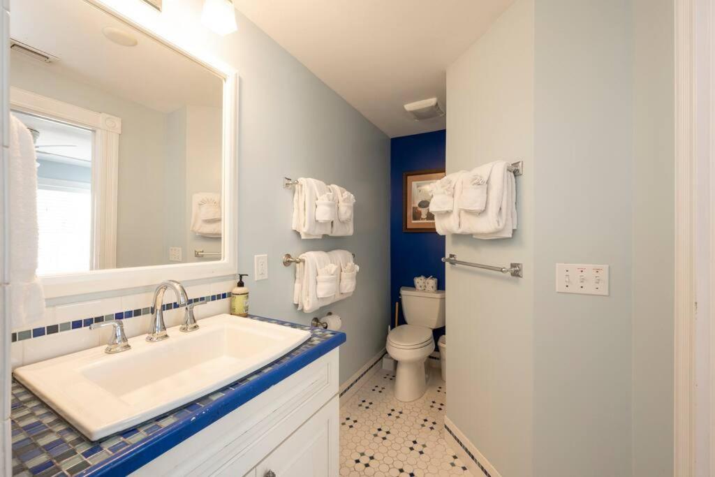 Bachelorparty Hq For 16-feet To Duval-pool-hot Tub Holiday home