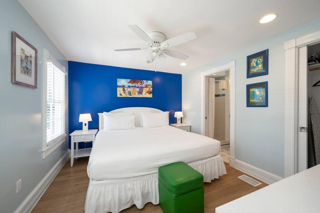 Holiday home Bachelorparty Hq For 16-feet To Duval-pool-hot Tub *