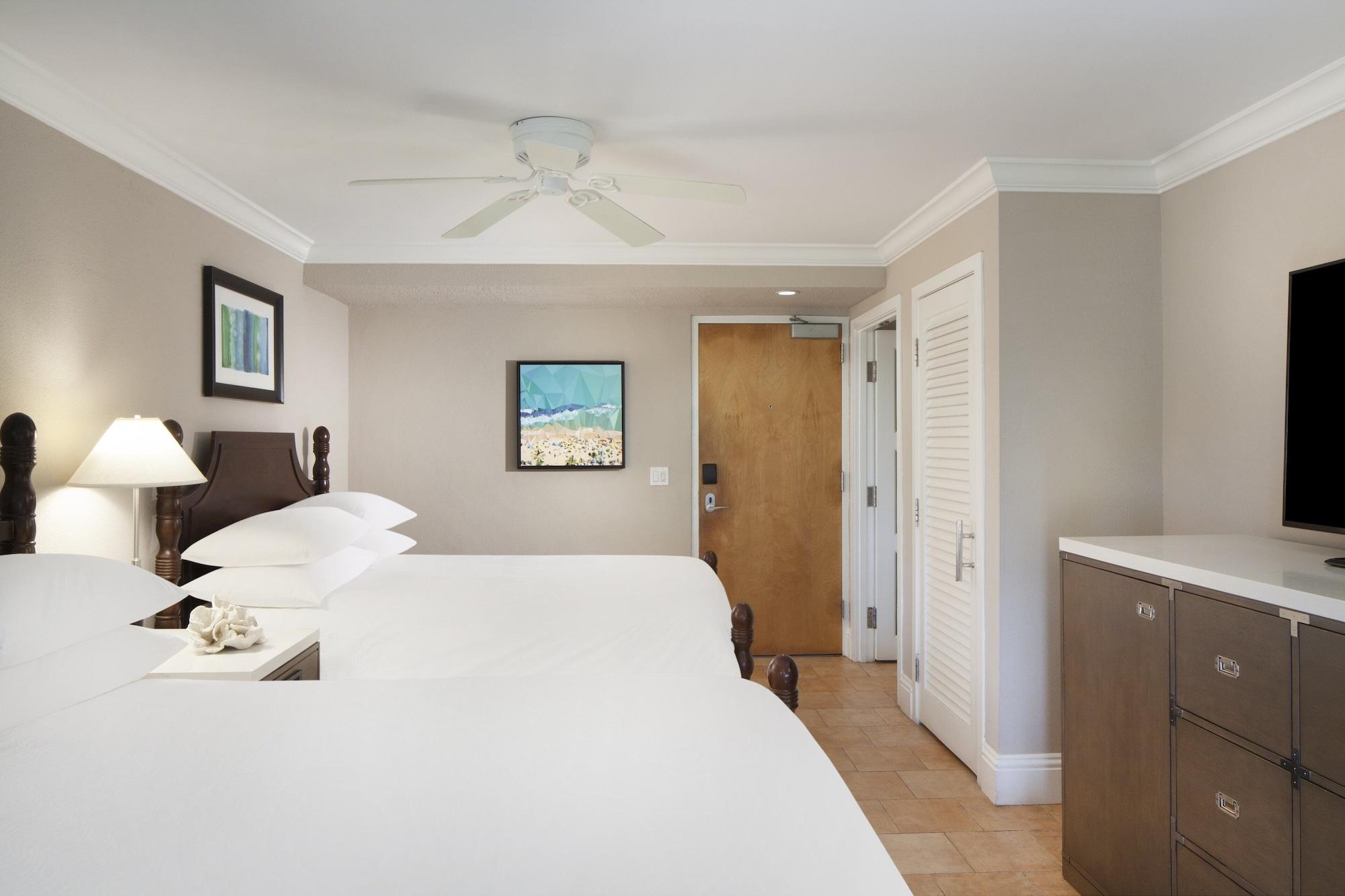 Resort Pier House & 4*