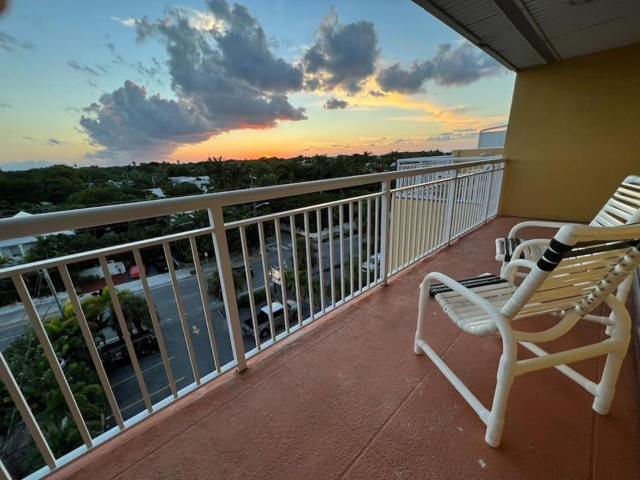 St Thomas - Waterfront Penthouse Sleeps 16 W Pool & Boat Dock Holiday home *