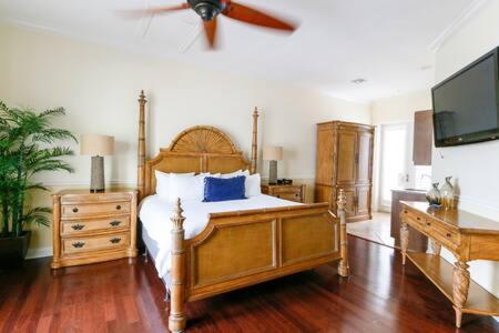 Grand Marina -waterfront Holiday home