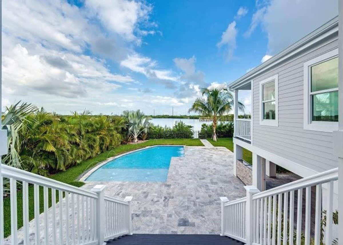Seagate House -waterfront W Dock