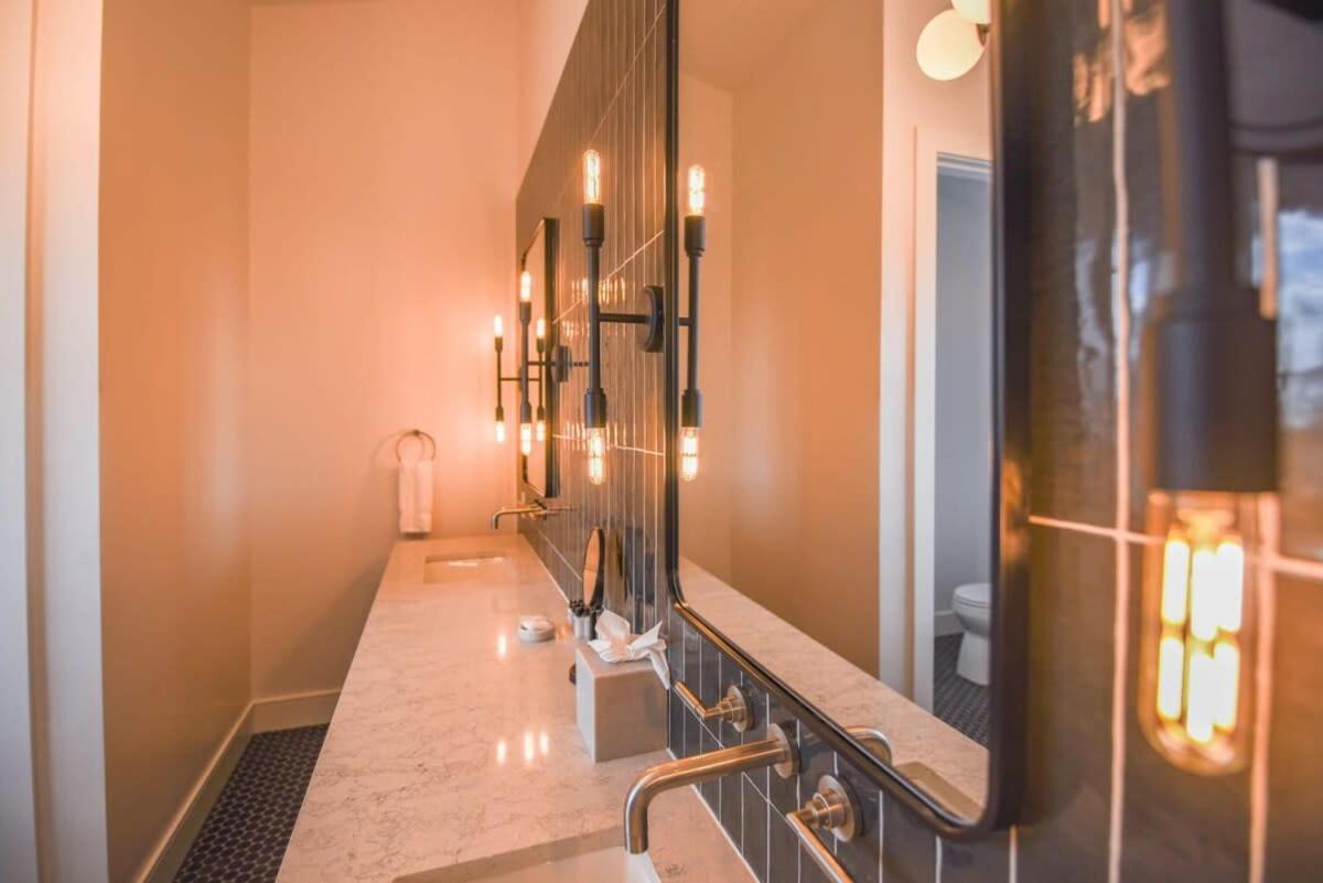 Holiday home The Ebberly House - Amazing Pool In Gated Community *