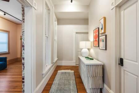 Carriage House At Grand Maloney Inn *