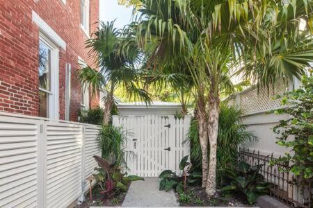Carriage House At Grand Maloney Inn Key West