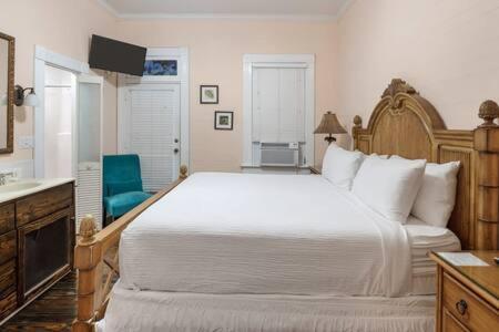 Curry House 6 Apartment Key West