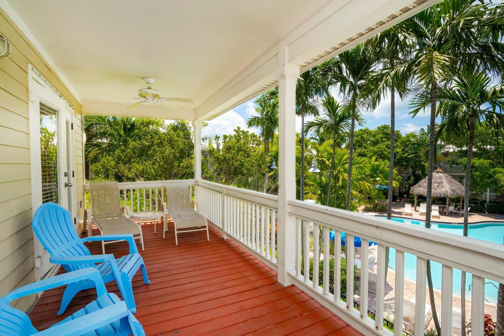 Coral Hammock Poolside