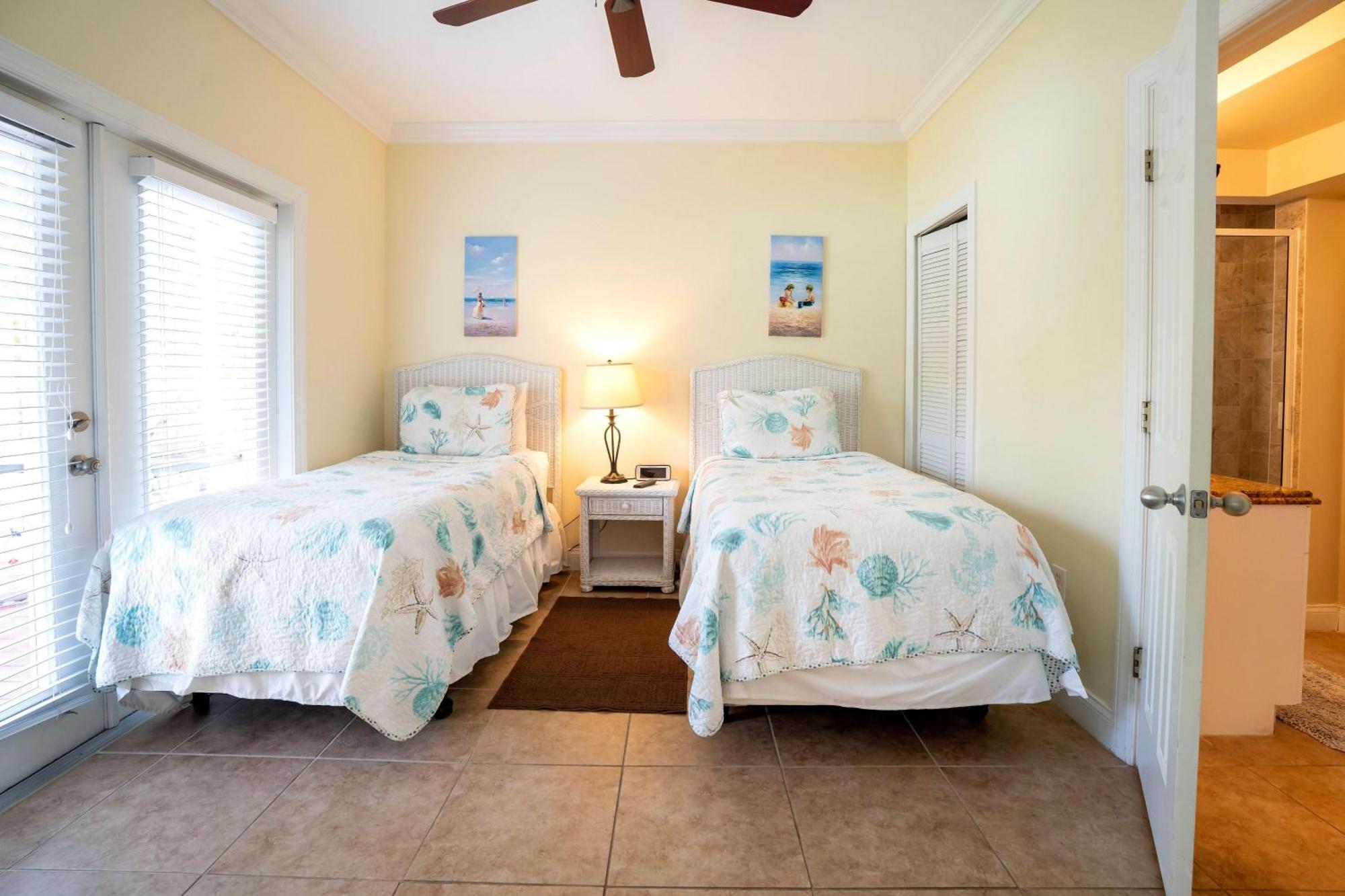 Coral Hammock Poolside *