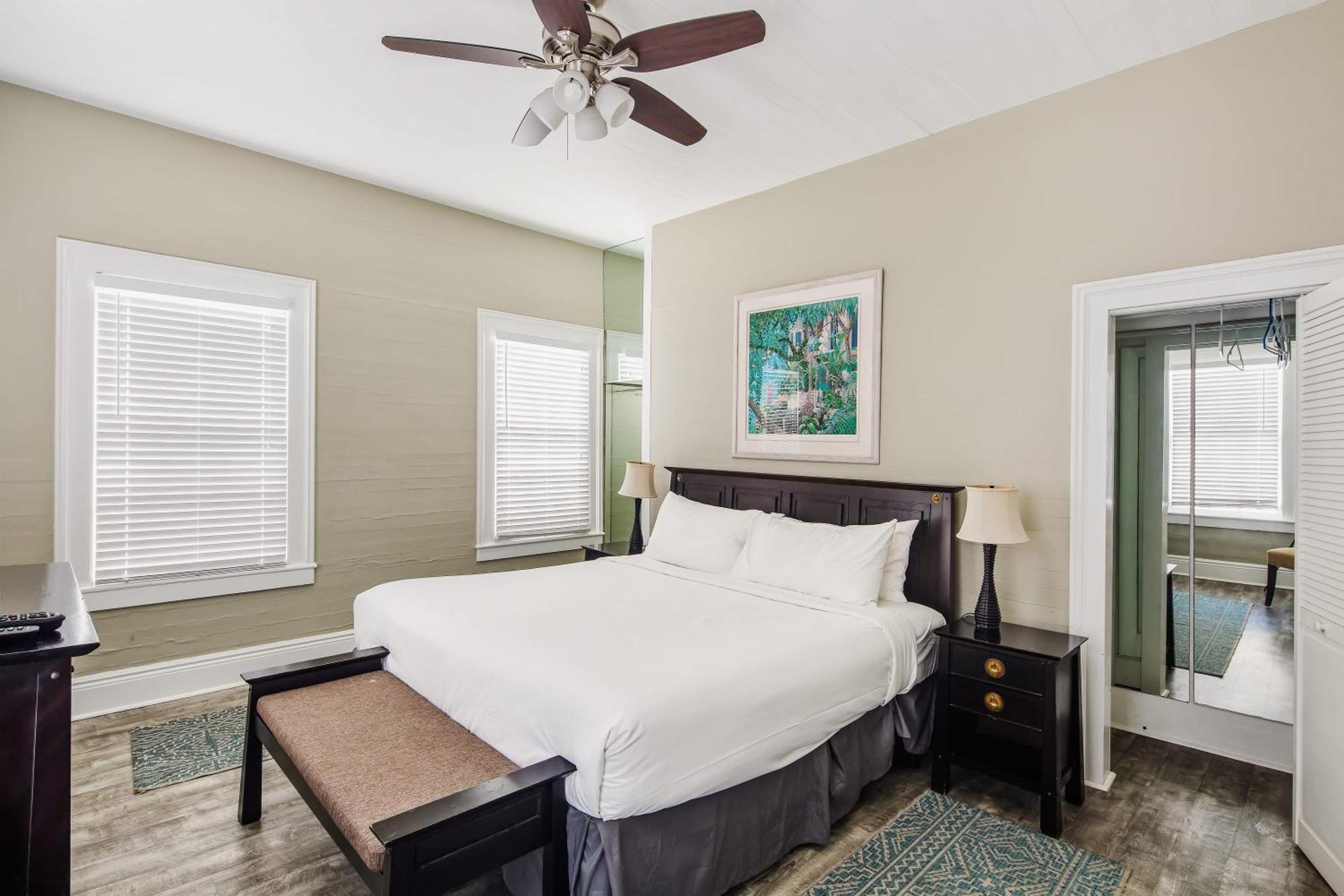 Apartment The Collins On Duval *