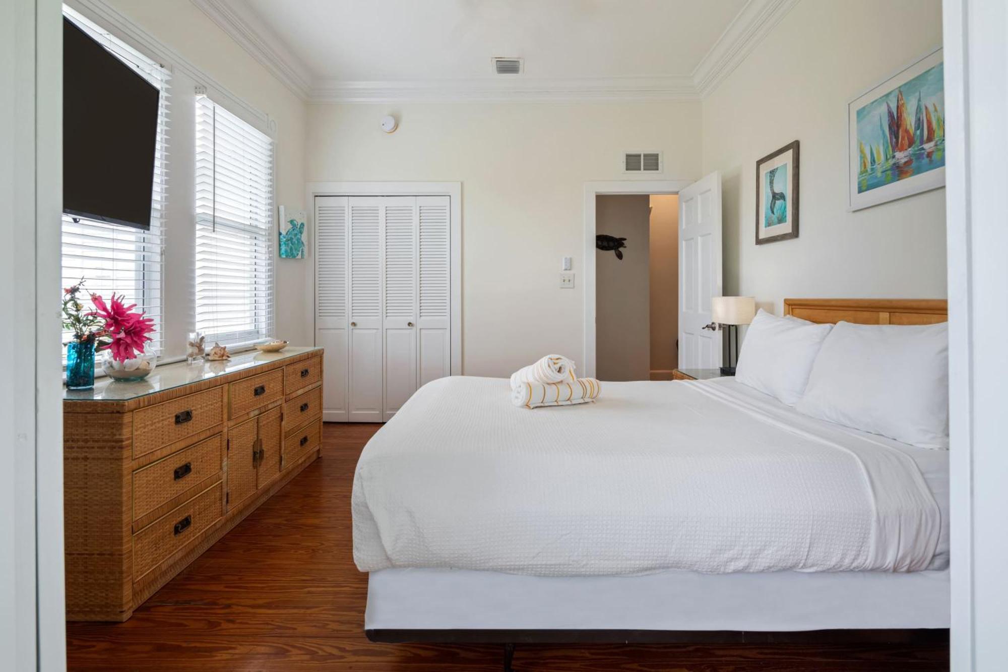 Sunnyside Up Apartment *