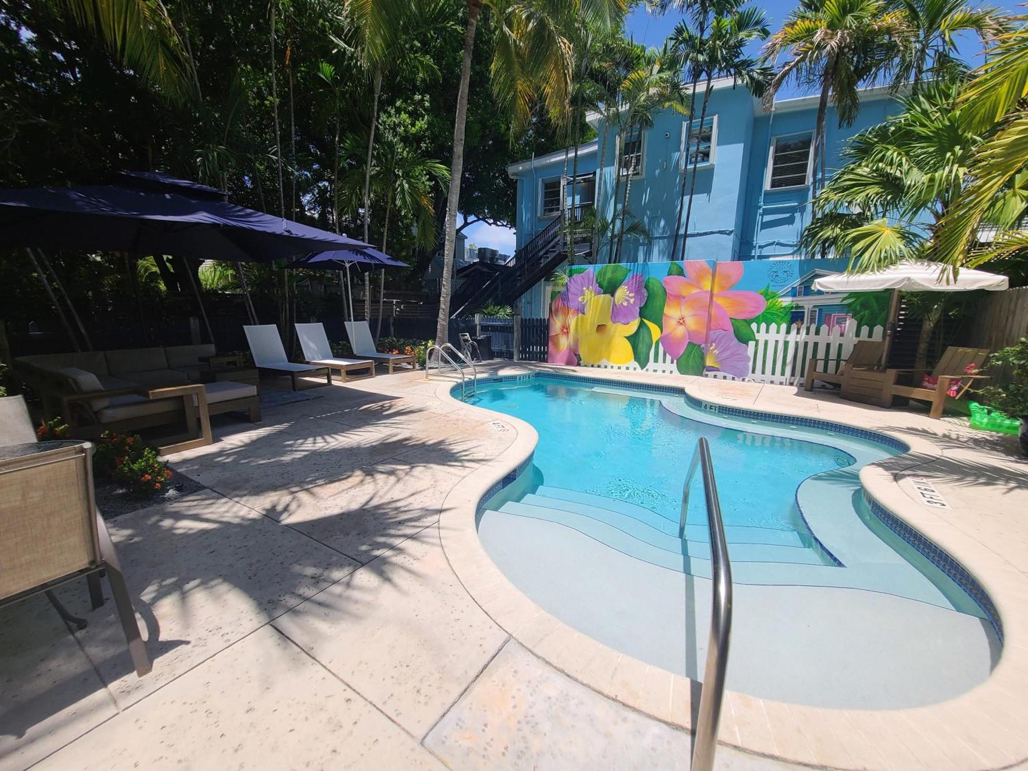 Holiday home Duval Street Overlooking Duval With Parking And Pool Key West