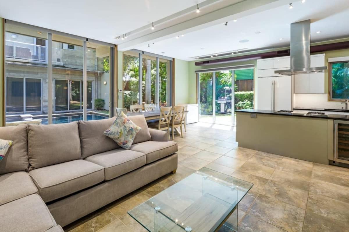 Contra House -luxury With Pool Holiday home *