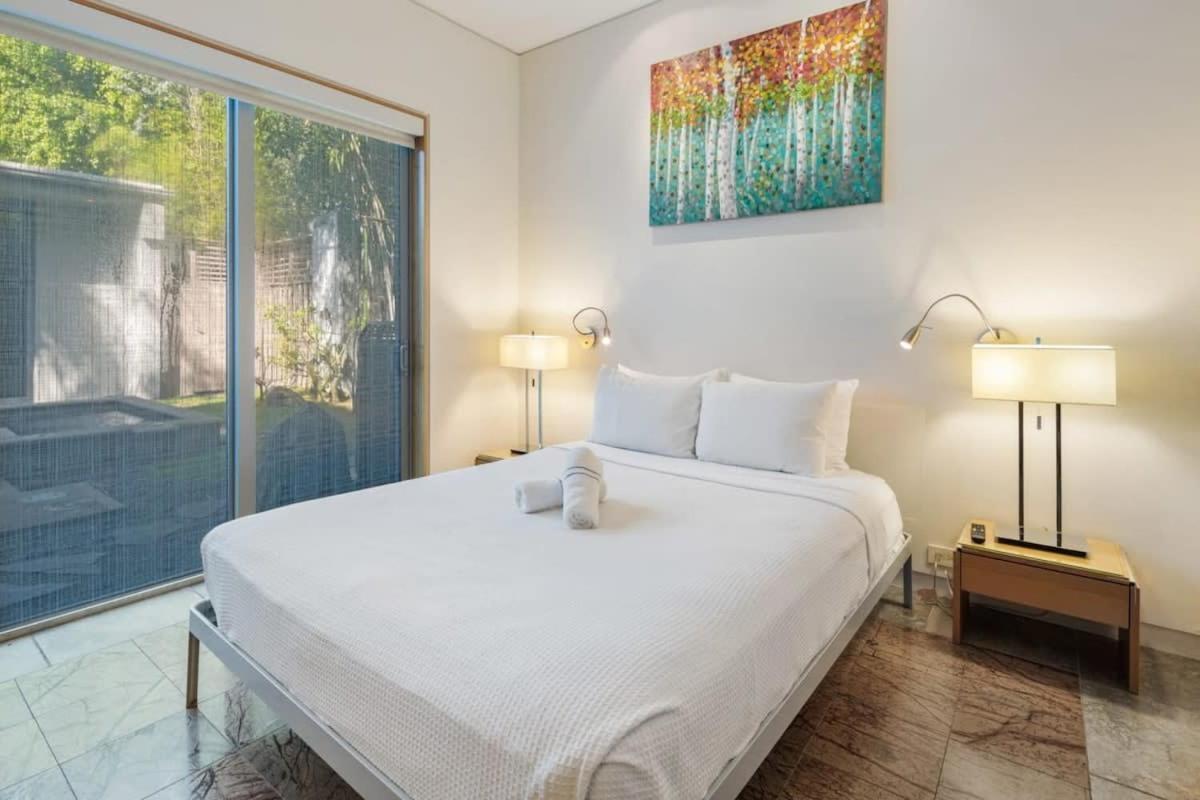 Holiday home Contra House -luxury With Pool