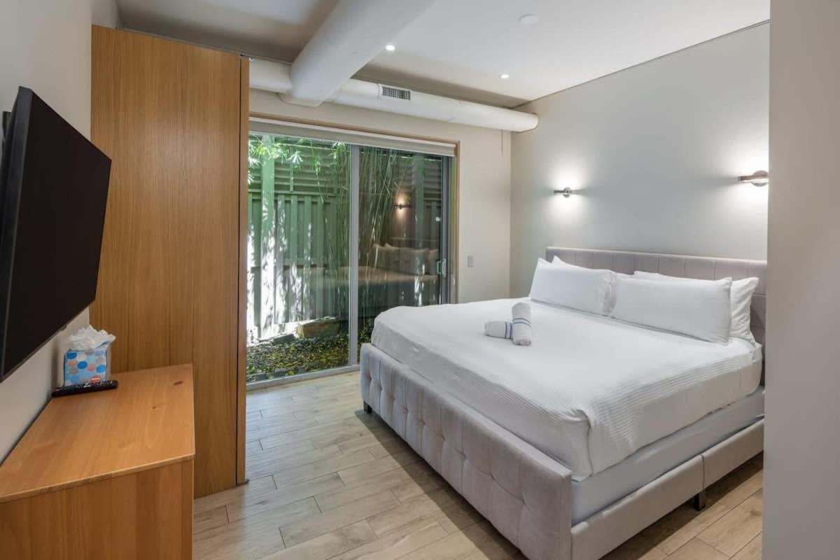 Contra House -luxury With Pool Holiday home