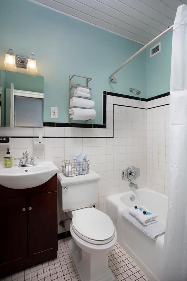 Holiday home 6 Bedroom 6 Bath On Duval Street Key West